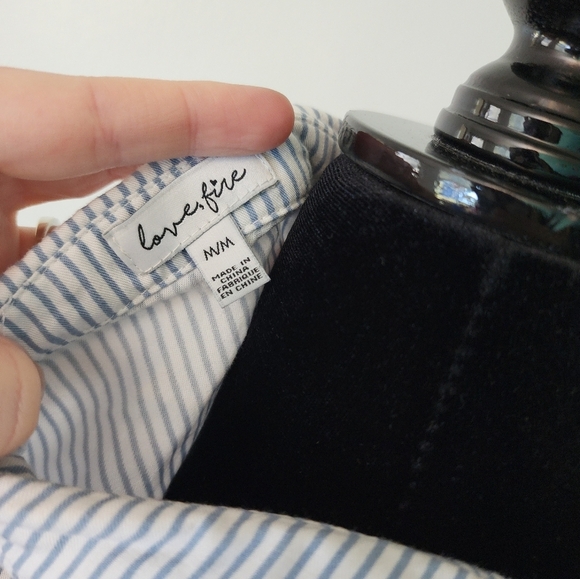 Love,Fire Junior's Long Sleeve Knotted Front Button Down Shirt Blue Stripe Heart - Picture 11 of 11